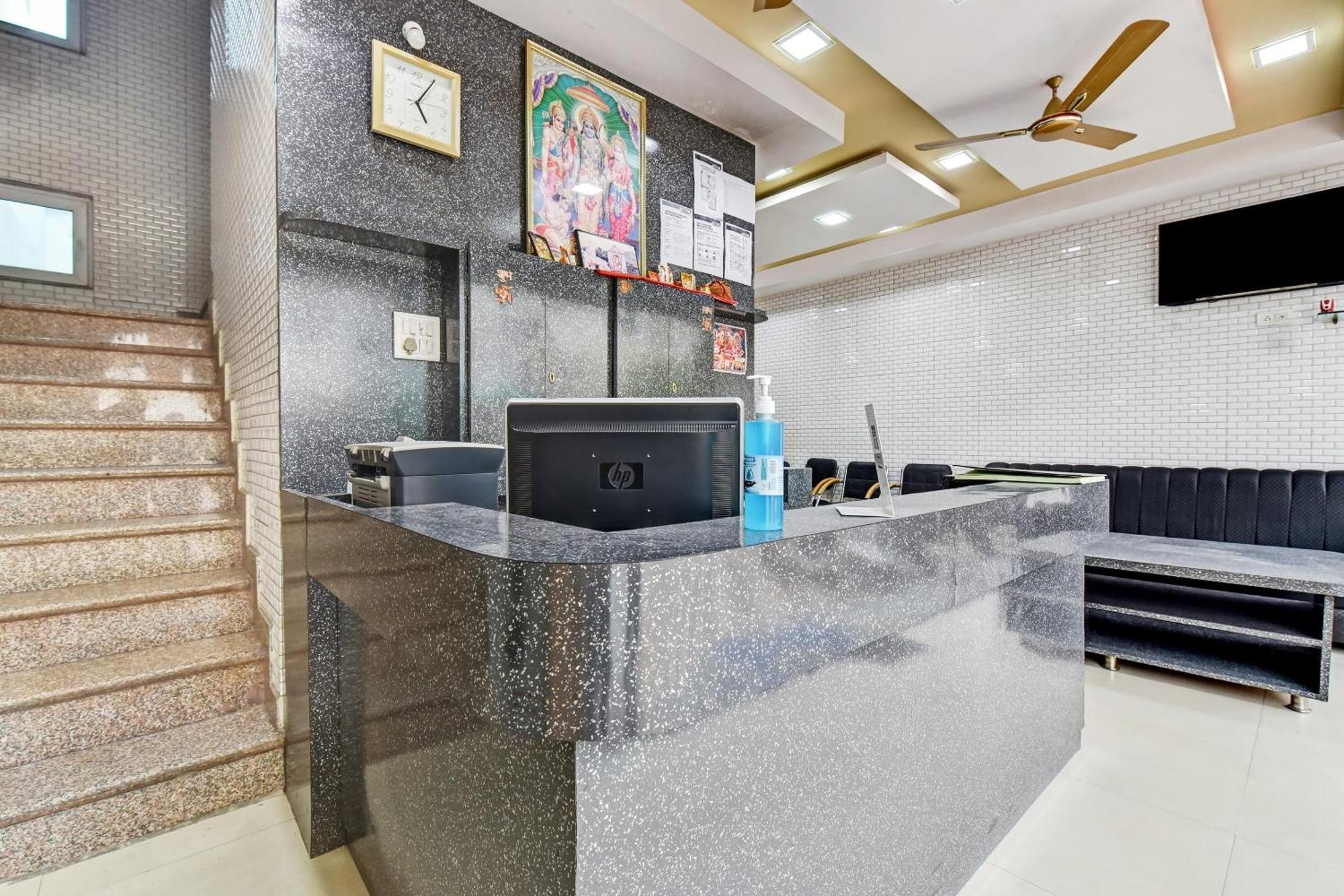 OYO Flagship 82910 seven Eleven Hotel&Banquet Kota  Exterior foto